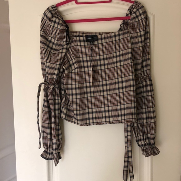 Line & Dot Quinn Tie Up Top - Picture 3 of 3